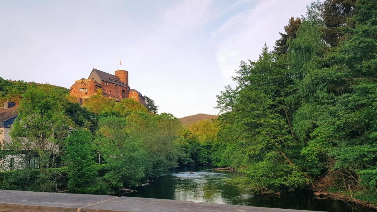 Hostel Burg Hausen Heimbach Extérieur photo